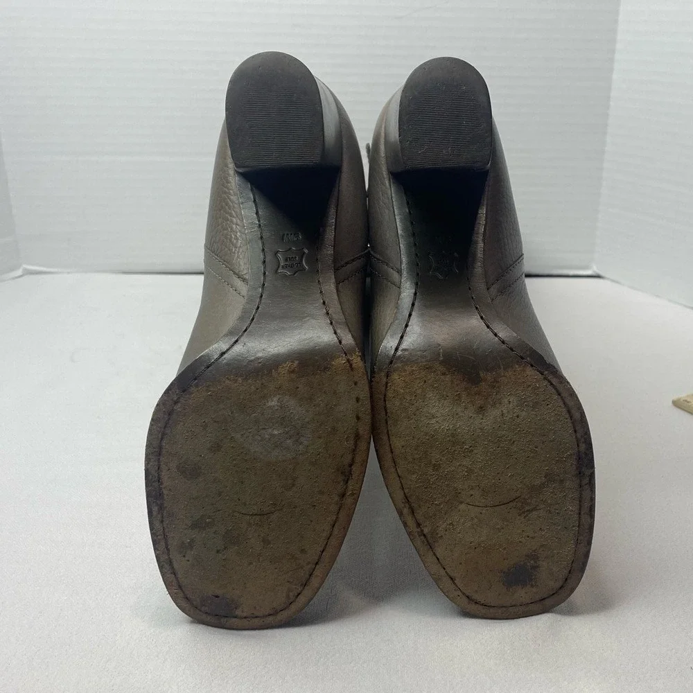 Pre-Loved Taupe Leather Riding Boots Block Heel Back Zip Tall Heritage Style 8.5